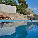 In With Pool Near Villa