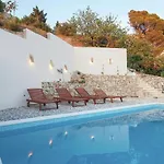 Villa In With Pool Near