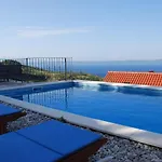 Villa In With Pool Near *