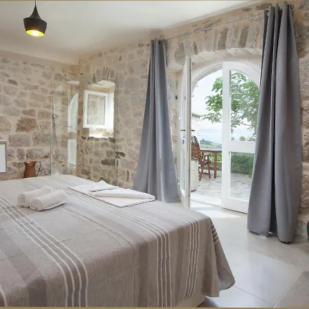 Modern In With Heated Pool Podgora