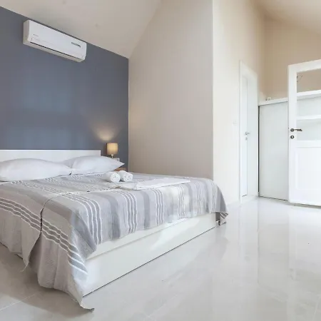 Villa Modern In With Heated Pool Podgora