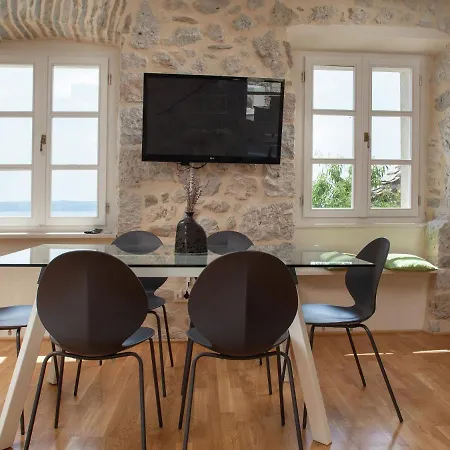 Villa Modern In With Heated Pool