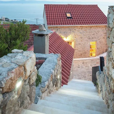 Villa In With Pool Near